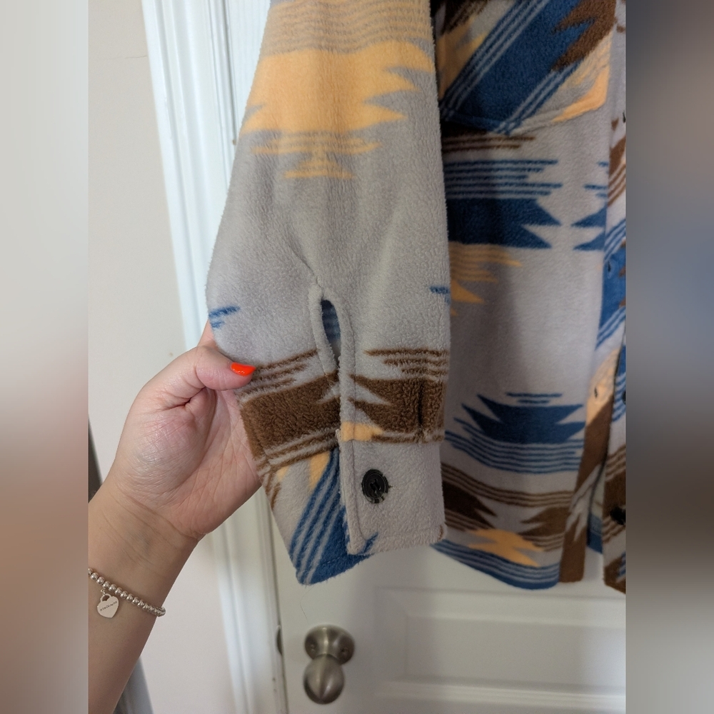 Aztec Shacket - Picture 4 of 5